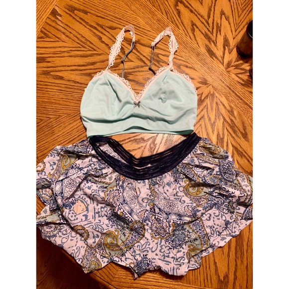 NWOT Victoria Secret Lingerie Set - Picture 9 of 11